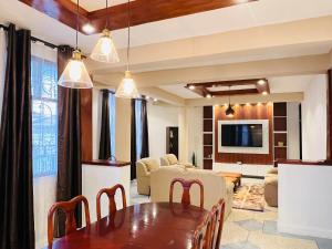 Χώρος καθιστικού στο Urban Haven -Entire Apartment