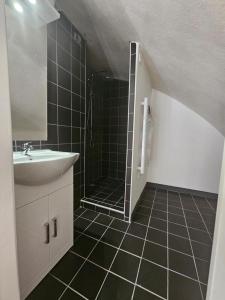 A bathroom at Perylofts 13