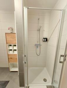 Ένα μπάνιο στο Family Apartment 6 Pers,2SchlafZi, BadZi, Küche