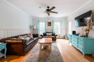A seating area at Greenport village cottage w/ 4 bedrooms