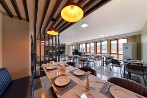 Restaurace v ubytování Rest by Dedeman Karabük + 17 fotografií