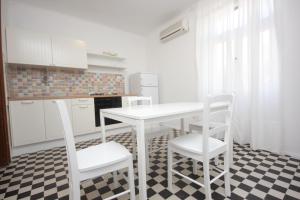 Fotografie z fotogalerie ubytování Apartments with WiFi Split - 9126 ve Splitu