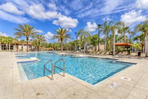 Majoituspaikassa Soltera Resort w/ Lazy River & Private Pool,Min 2 Disney tai sen lähellä sijaitseva uima-allas