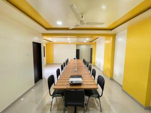 Hotel Bramha Inn Aundh Wakad Rooms Restaurant Banquet商务区和/或会议室