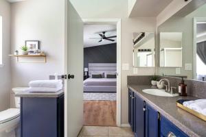 Vegas Haus/ Heated Pool/ 15 min to Las Vegas Strip
