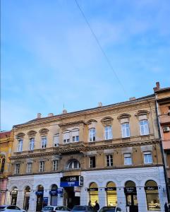 Budova, kde se apartmán nachází + 13 fotografií