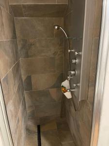 Koupelna v ubytování CASA COLIVING avec chambre salle de bain individuelles privatives
