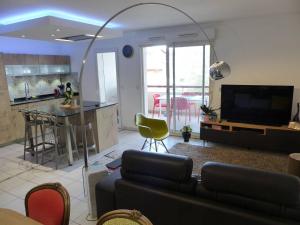 Photo de la galerie de l'établissement Résidence OPALINE. Bel appartement avec grande terrasse pour 4 personnes, à Capbreton