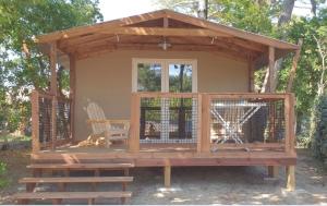 Patio nebo venkovní prostory v ubytování Camping de la Dune "Les Flots Bleus"