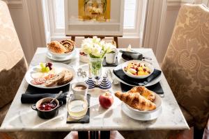 Možnosti raňajok pre hostí v ubytovaní Plas Llangoedmor