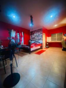 Ένα ή περισσότερα κρεβάτια σε δωμάτιο στο Rose bungalow at Ya Nui beach