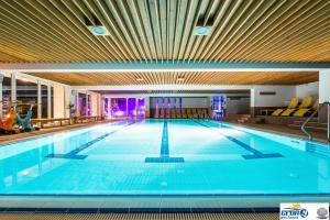 The swimming pool at or close to Alpine Deluxe 2.0