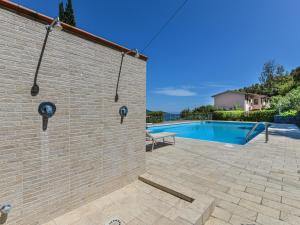 Πισίνα στο ή κοντά στο Apartment in Elba near Straccoligno Beach
