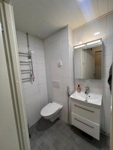 Ένα μπάνιο στο Roomvantaa