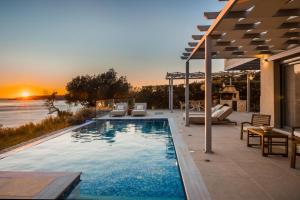 Bazén v ubytovaní My Villa Kefalonia Lourdas Beach alebo v jeho blízkosti