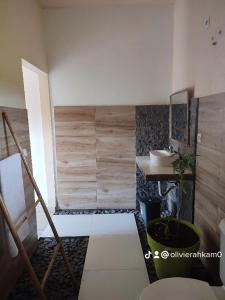 Vonios kambarys apgyvendinimo įstaigoje KIBA HOTEL