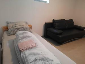 Postel nebo postele na pokoji v ubytování Flat Bangoua