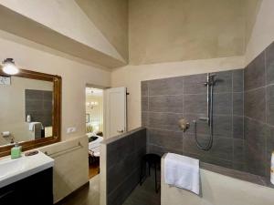 Kúpeľňa v ubytovaní Cascina Vicentini + 37 fotografií