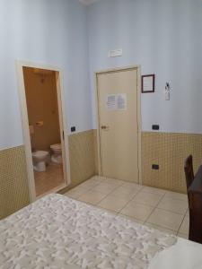 Koupelna v ubytování Hotel Vittorio Veneto Napoli + 37 fotografií