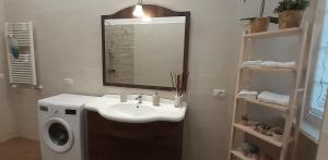 Kép Pini di Roma-New and cozy apt in Rome city center- Metro A "Re di Roma" szállásáról Rómában a galériában