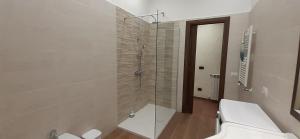 Kép Pini di Roma-New and cozy apt in Rome city center- Metro A "Re di Roma" szállásáról Rómában a galériában