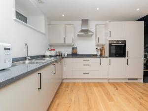 Kép Pass the Keys 2 bed flat in fabulous location with parking szállásáról Bathban a galériában