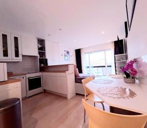 Köök või kööginurk majutusasutuses Skyline suite 2