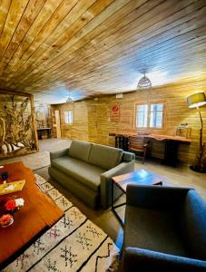 Posezení v ubytování Bio et Bois -Luxury Bio Farm-