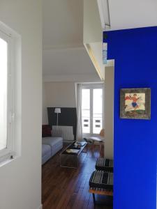 3 rooms apartment business rooftop view to Montmartre