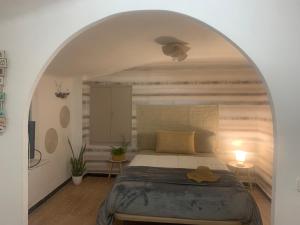Posteľ alebo postele v izbe v ubytovaní Casa Enric , con zona infantil, piscina y parking privado