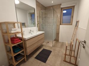 Koupelna v ubytování Ferienwohnung Bergzauber + 20 fotografií
