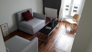 3 rooms apartment business rooftop view to Montmartre