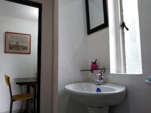 Vannituba majutusasutuses Hostal Norma101
