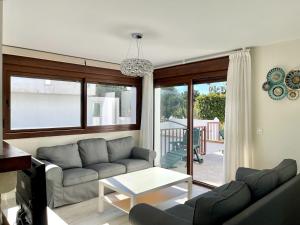 Χώρος καθιστικού στο Grand Villa w Private Pool