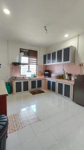 Dapur atau dapur kecil di Yamad Homestay Langkawi