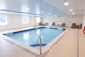 Piscina di Holiday Inn Express & Suites Peekskill-Lower Hudson Valley by IHG o nelle vicinanze