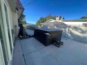 The Peacock Inn - 8 Bdr 4 Bth 14 Bds