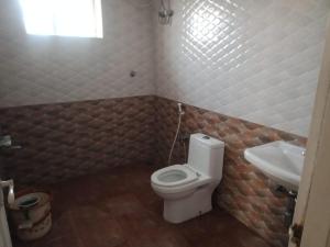 A bathroom at Suman beach House