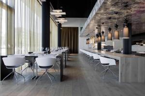 Restaurace v ubytování Carbon Hotel