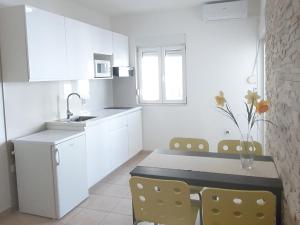 Kuchyň nebo kuchyňský kout v ubytování Apartment Zadar - Pine Diklo + 25 fotografií