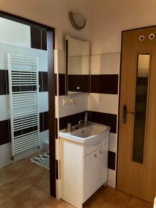 A bathroom at Vila Lesana