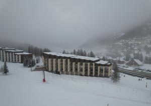 Appartement Les Chalmettes 4 Personnes au pied des Pistes Wifi - Balcon - Parking semasa musim sejuk