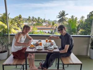 Φαγητό σε αυτό το διαμέρισμα ή κάπου εκεί κοντά