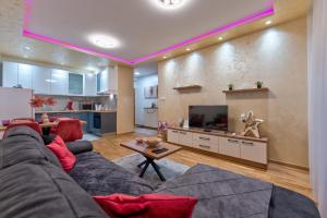 Kuhinja ili čajna kuhinja u objektu Royal Apartman