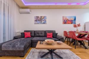 Prostor za sedenje u objektu Royal Apartman