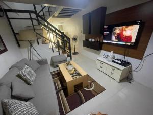 Area tempat duduk di Apartment 2 in Bacolor near San Fernando