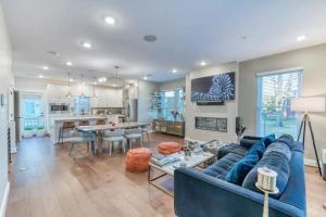Η κουζίνα ή μικρή κουζίνα στο Modern Townhouse w/