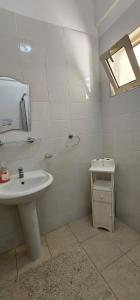 Bathroom sa Turtle Bay Village Garden Girne/Esentepe