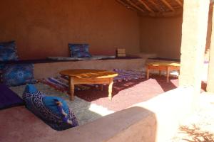 Posezení v ubytování Kasbah Desert Camp