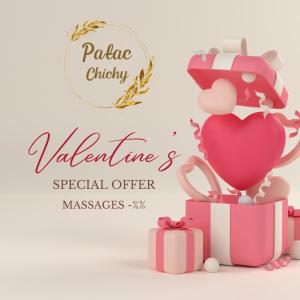 eine Valentinstagskarte mit einem Ballonherz und Geschenkkästen in der Unterkunft Pałac Chichy 